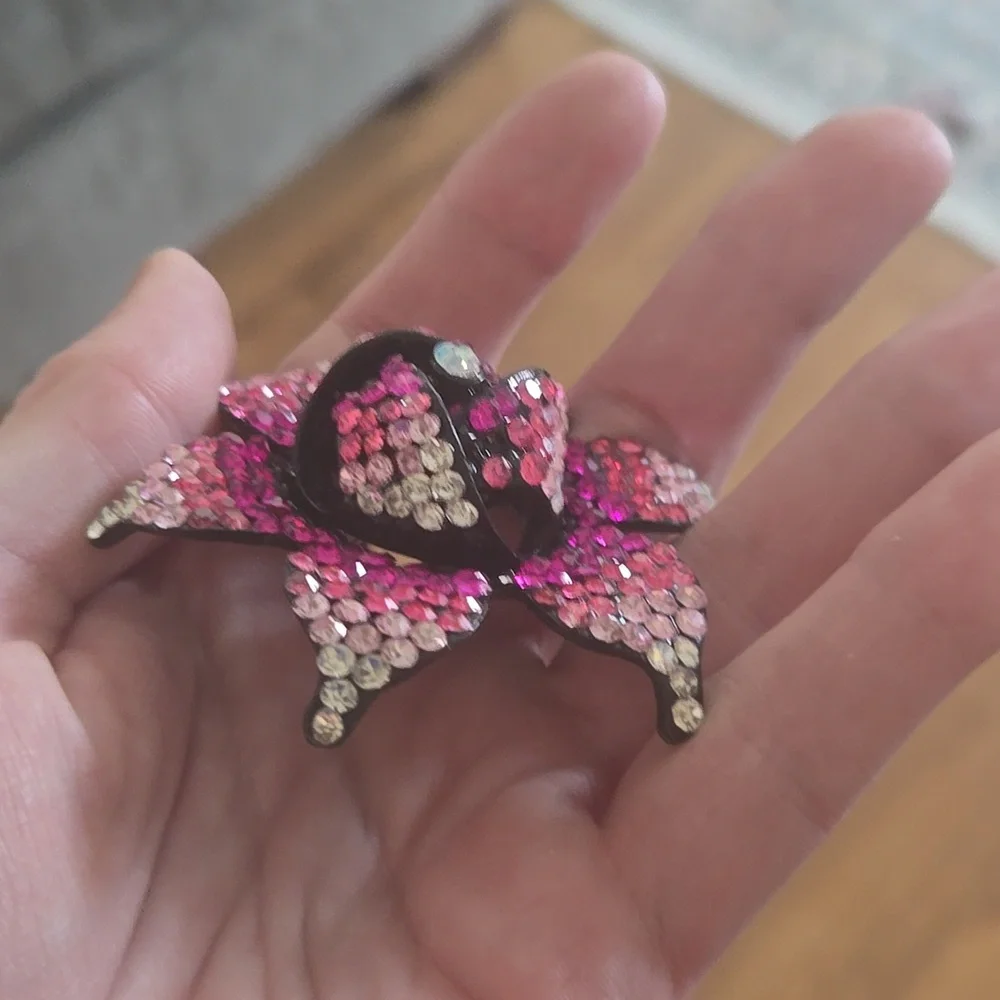 Crystal Encrusted Flower Pendant Ombre Colored - Picture 3 of 4